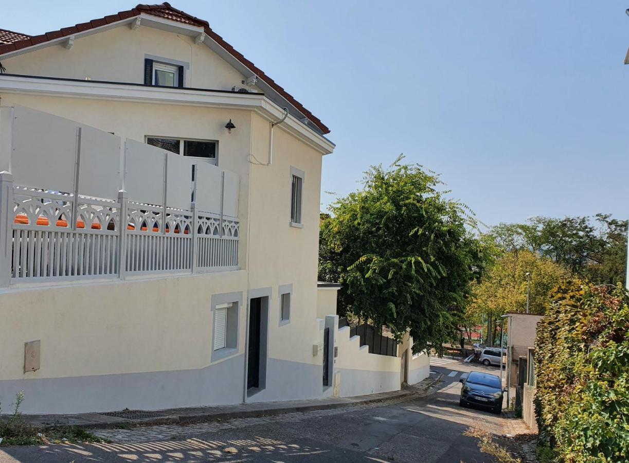 Stop Chez M Select Street # Qualite # Confort # Simplicite Saint-Fons Exterior photo
